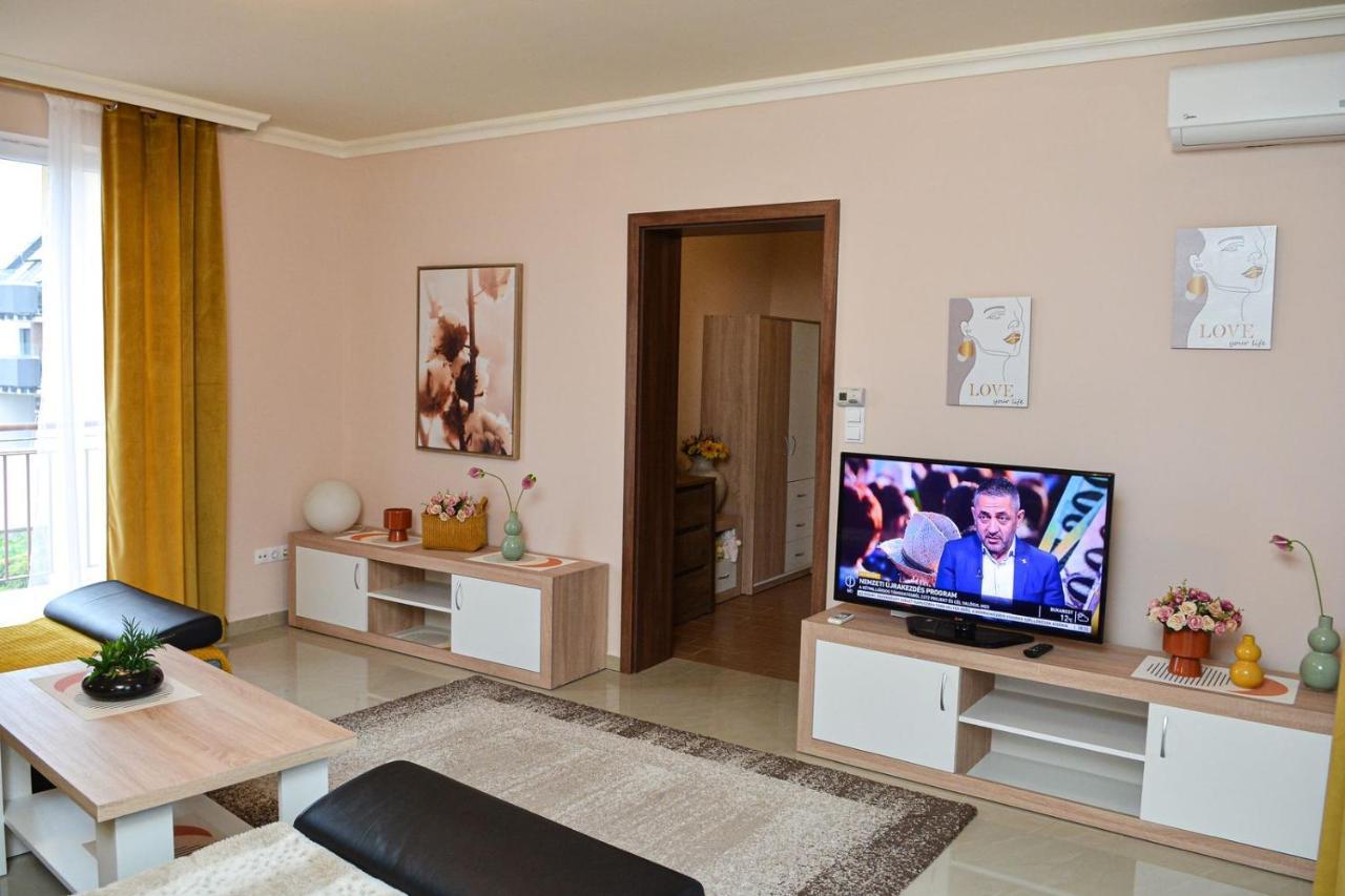 Unicum Apartman Гайдусобосло Екстер'єр фото